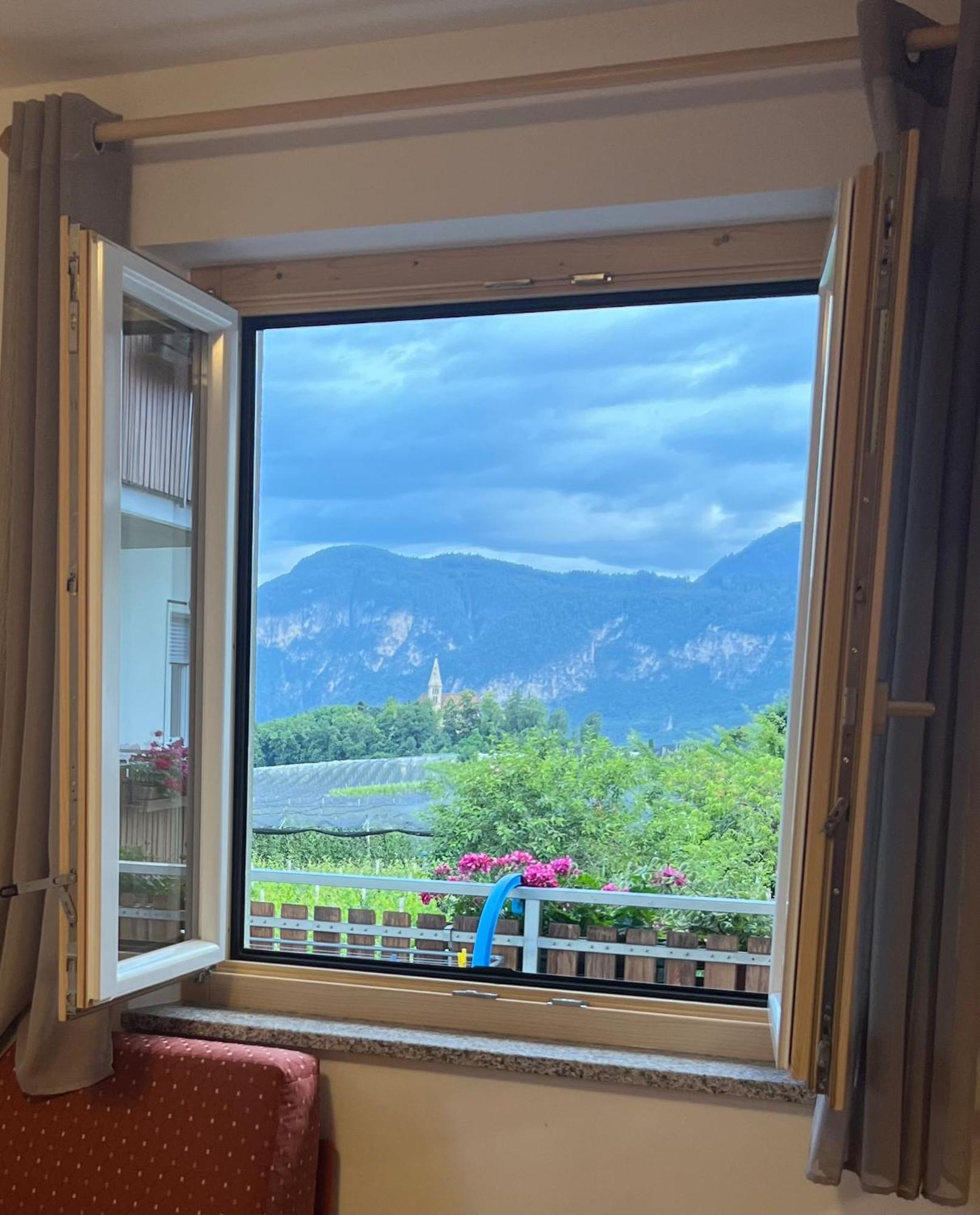 Kerschbamerhof Im Sueden Suedtirols Apartment *